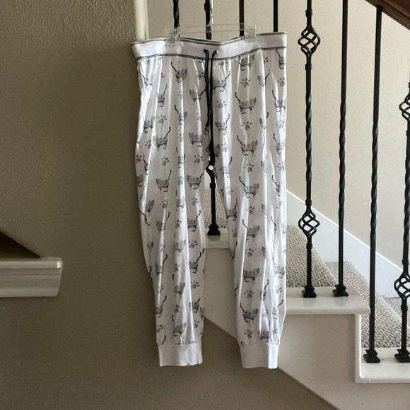 PJ Salvage Sz L Cuffed White & Black Cat Print Pajama Pants Only - Picture 1 of 13